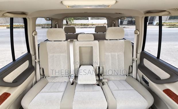 Toyota Land Cruiser 2006 Gray