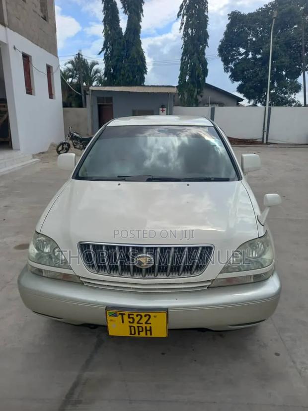 Toyota Harrier 2002 White