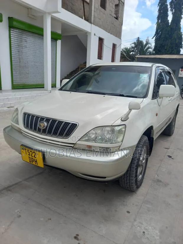 Toyota Harrier 2002 White