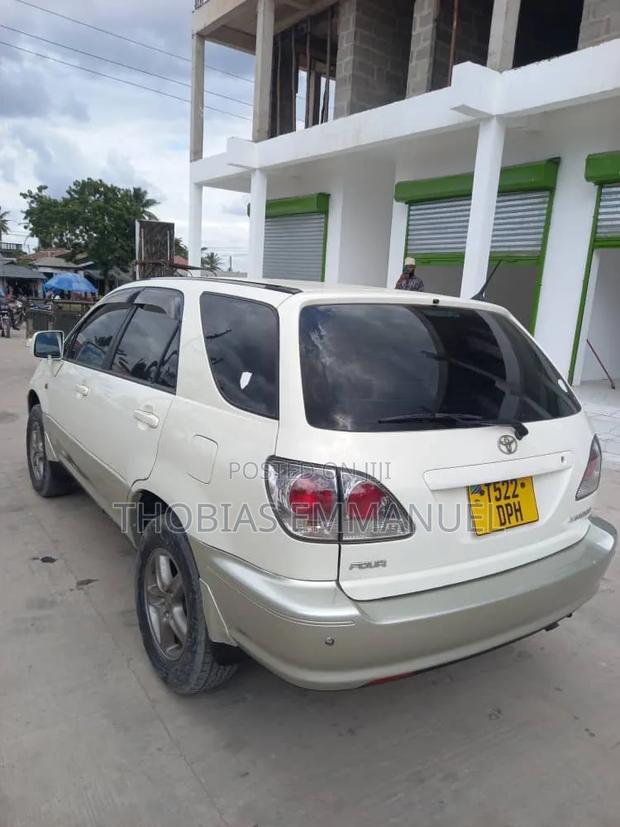 Toyota Harrier 2002 White