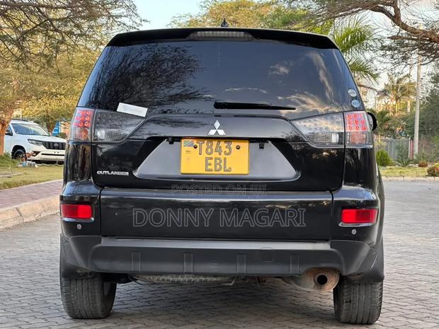 Mitsubishi Outlander 2011 Black
