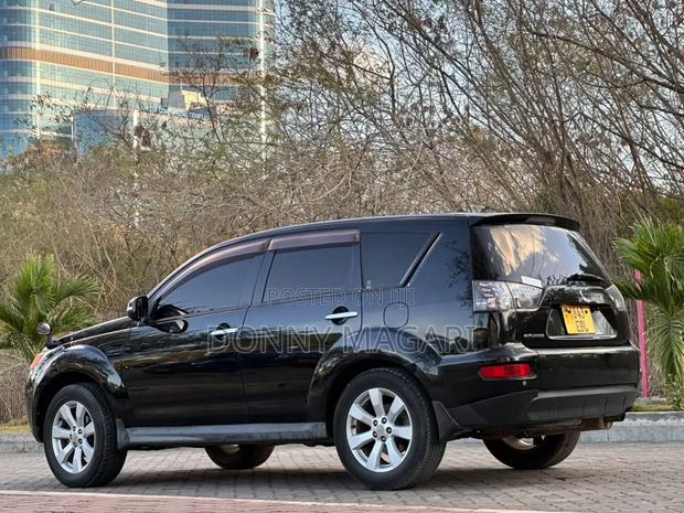 Mitsubishi Outlander 2011 Black