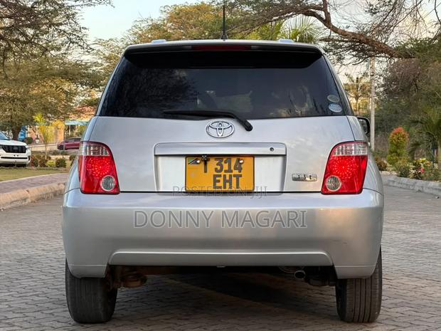 Toyota IST 2006 Silver