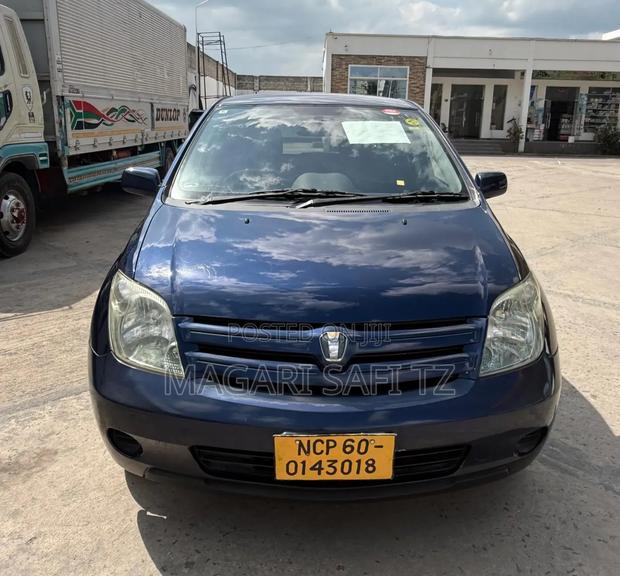 Toyota IST 2004 Blue