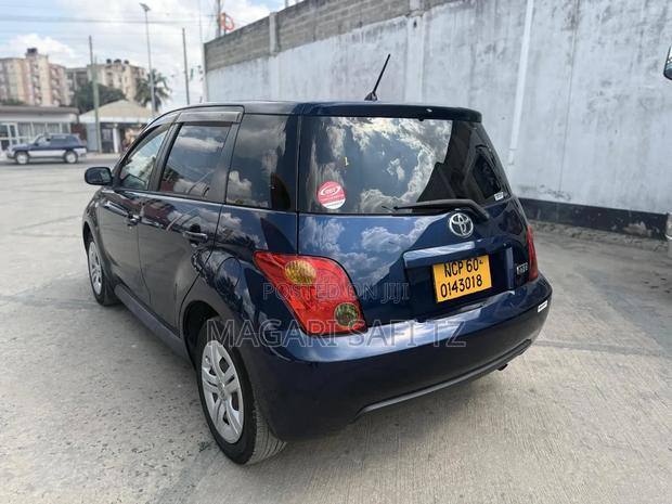 Toyota IST 2004 Blue