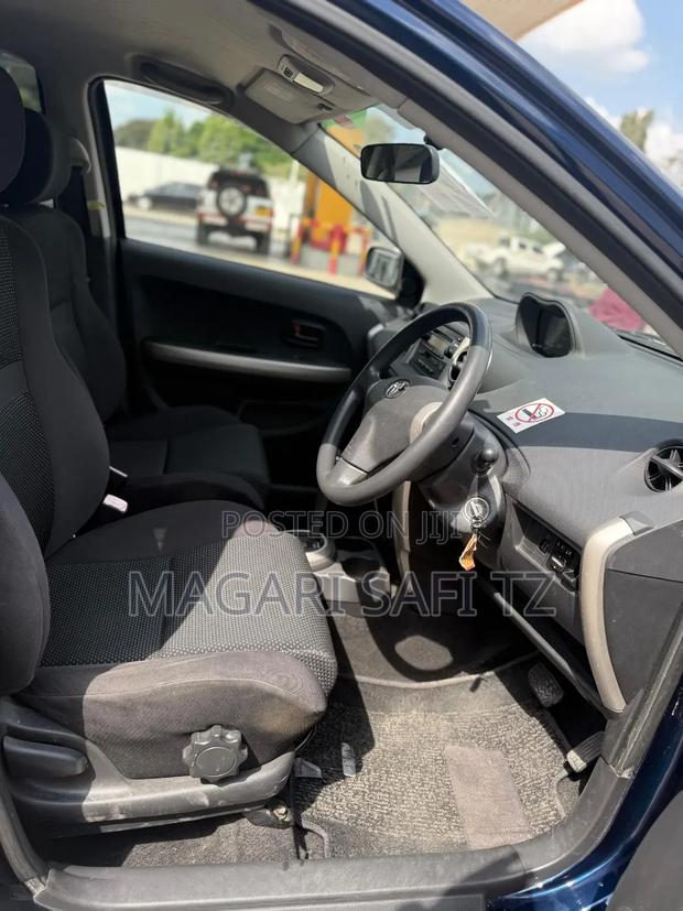 Toyota IST 2004 Blue