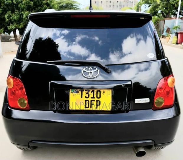 Toyota IST 2005 Black
