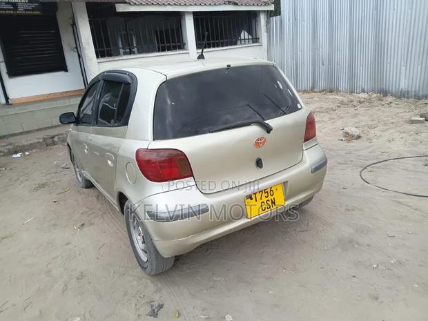 Toyota Vitz 2003 Gold