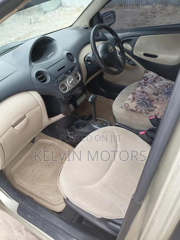 Toyota Vitz 2003 Gold