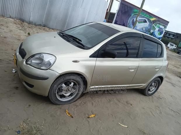 Toyota Vitz 2003 Gold