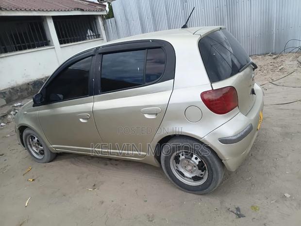 Toyota Vitz 2003 Gold