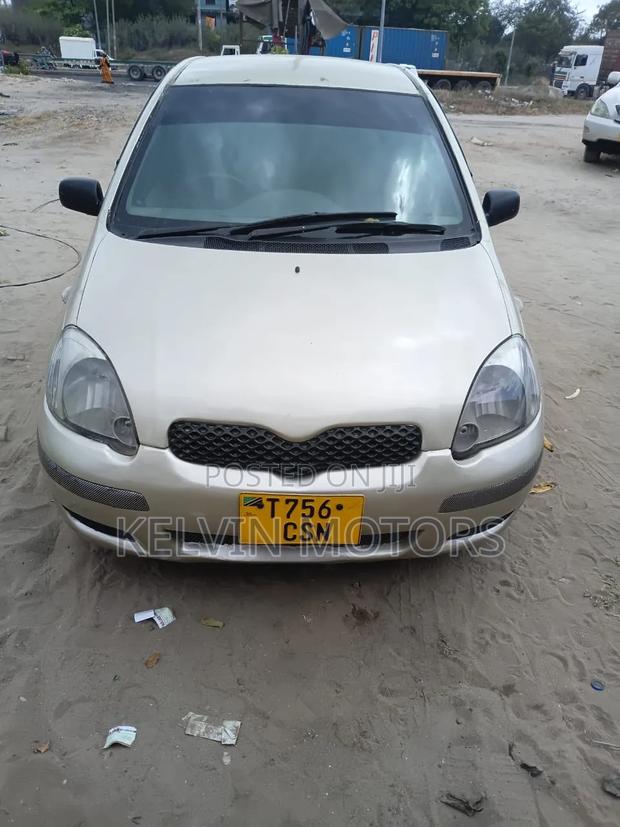 Toyota Vitz 2003 Gold