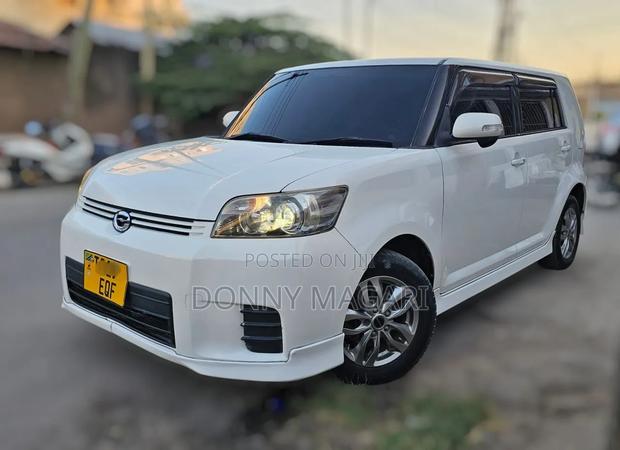 Toyota Corolla Rumion 2010 White