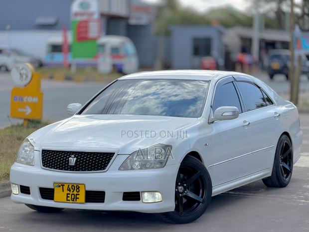 Toyota Crown 2007 White