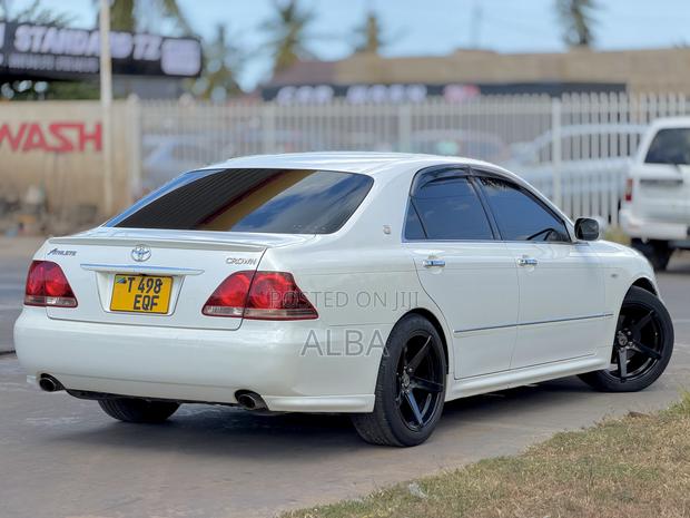 Toyota Crown 2007 White