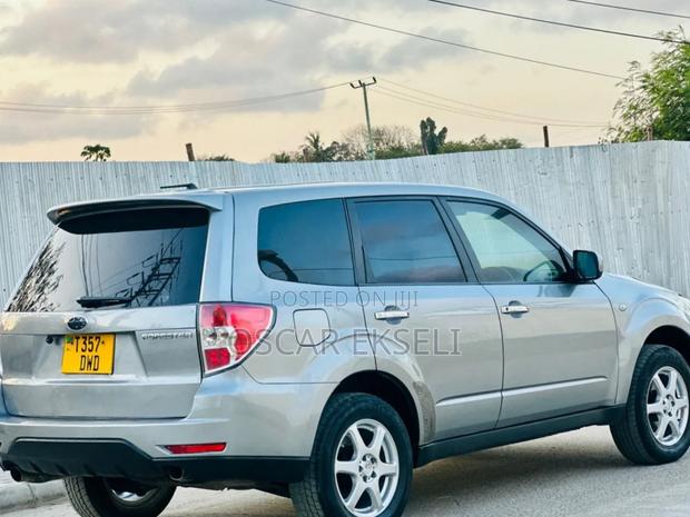 Subaru Forester 2010 Silver