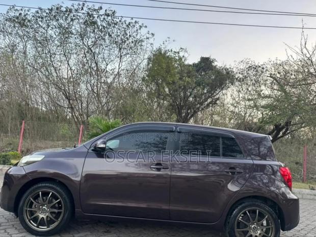 Toyota IST 2008 Purple