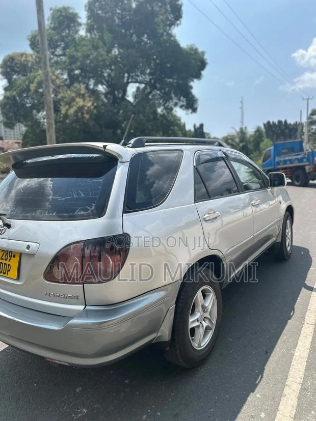 Toyota Harrier 2002 Silver