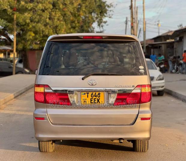 Toyota Alphard 2005 Gray