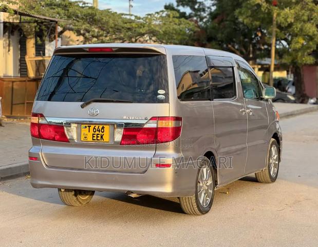 Toyota Alphard 2005 Gray