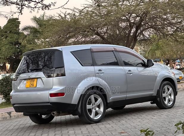 Mitsubishi Outlander 2006 Silver