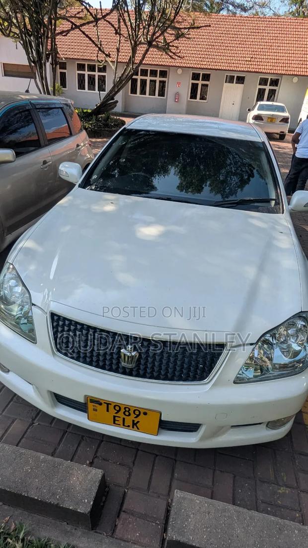 Toyota Crown 2007 White