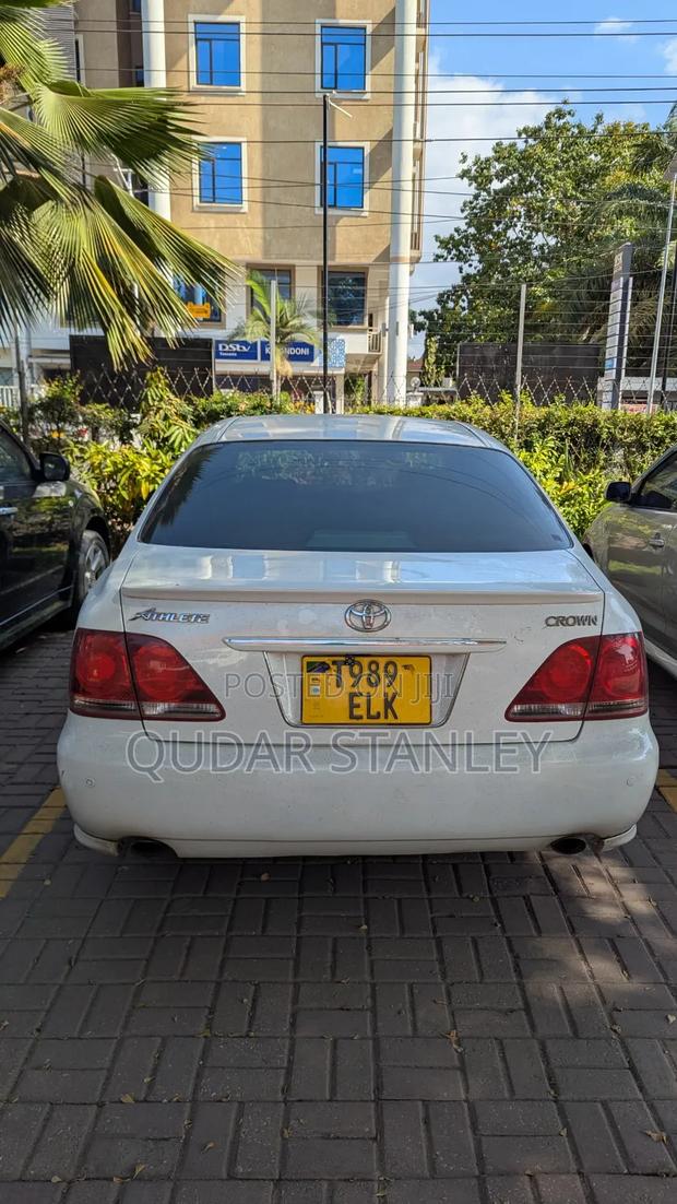 Toyota Crown 2007 White