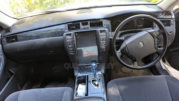 Toyota Crown 2007 White