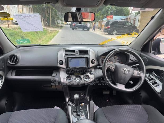 Toyota Vanguard 2010 Black