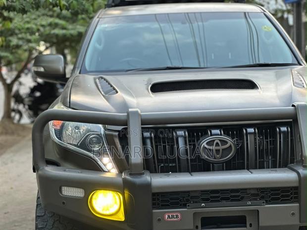 Toyota Land Cruiser Prado 2013 Gray