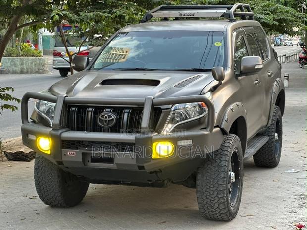 Toyota Land Cruiser Prado 2013 Gray