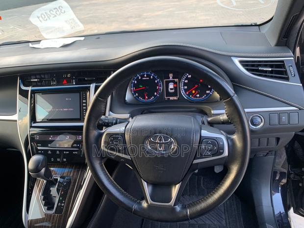 Toyota Harrier 2.0 2015 Black