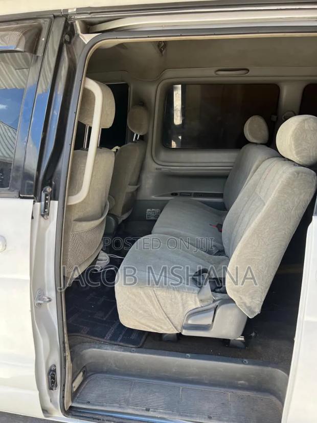 Toyota Noah 2002 White