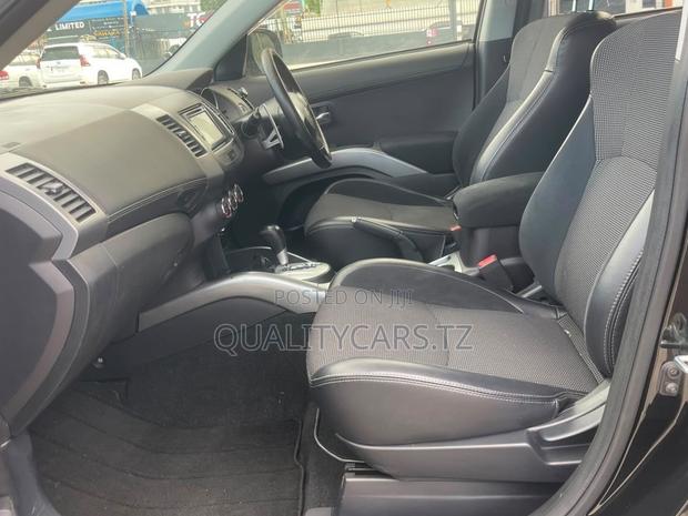 Mitsubishi Outlander 2010 Black