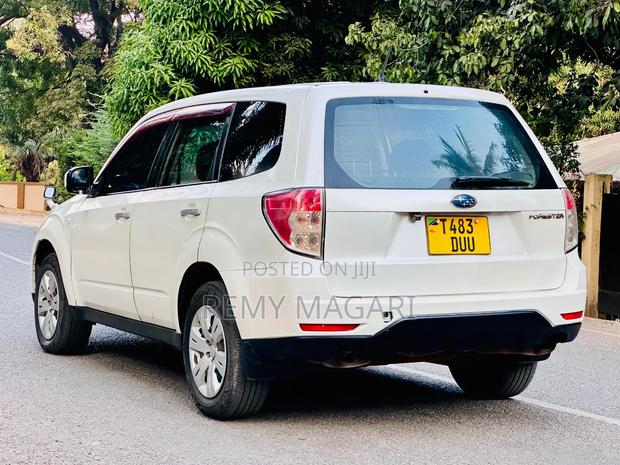 Subaru Forester Automatic 2005 White