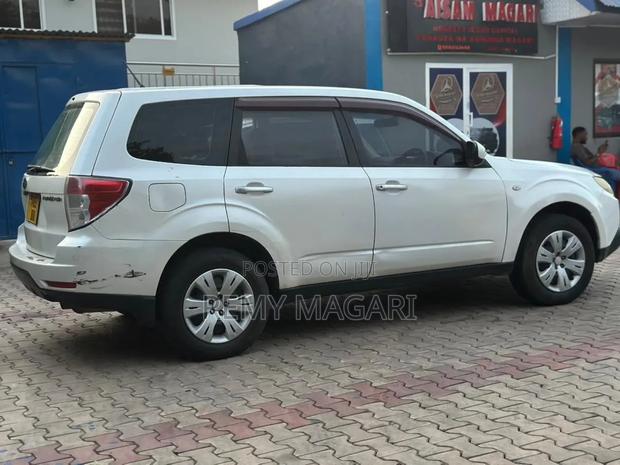 Subaru Forester Automatic 2005 White