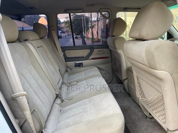 Toyota Land Cruiser 4x4 2004 White