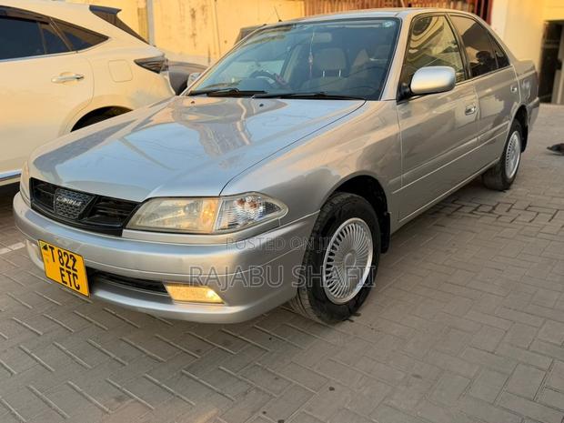 Toyota Carina 1.5 FWD Sedan 2001 Silver