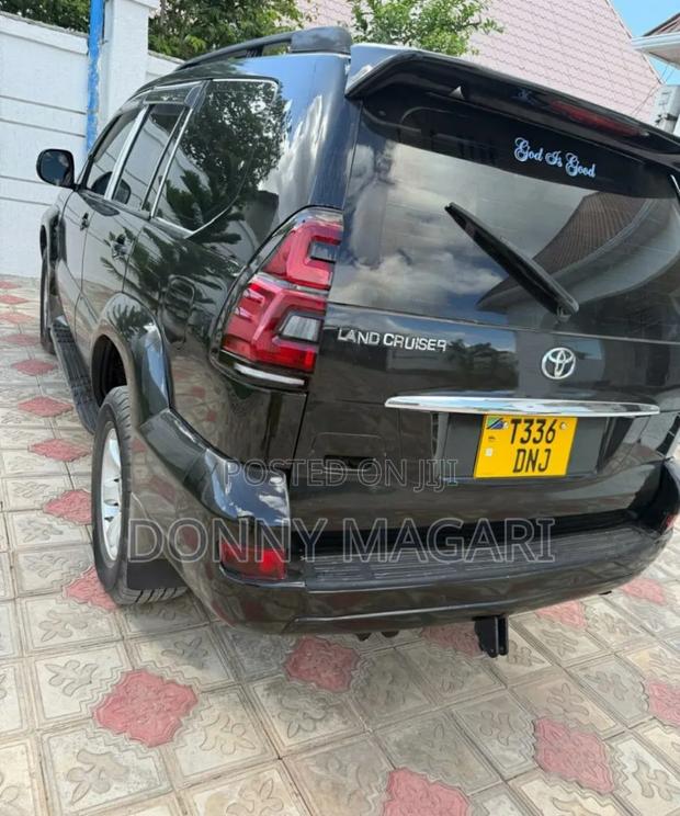 Toyota Land Cruiser Prado 2005 Black