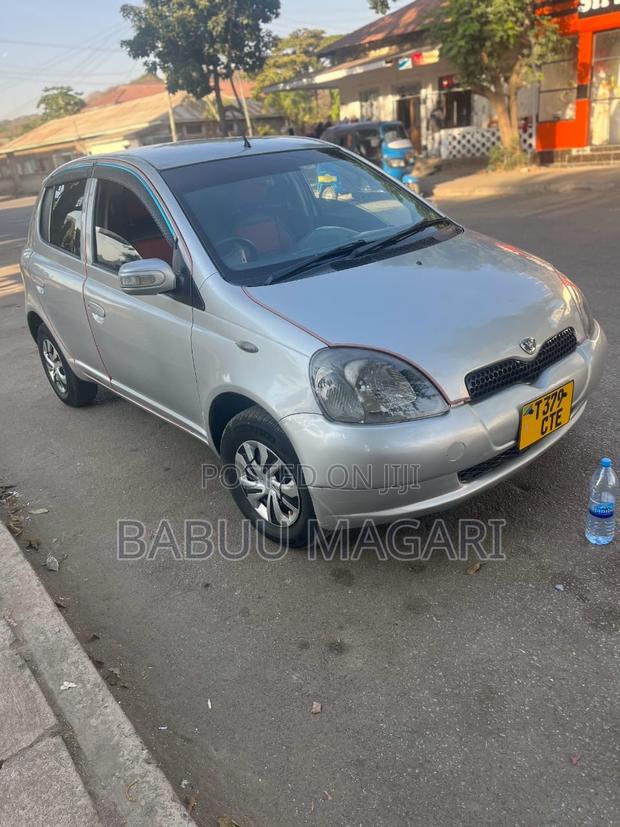Toyota Vitz 1.0 FWD 3dr 2004 Silver