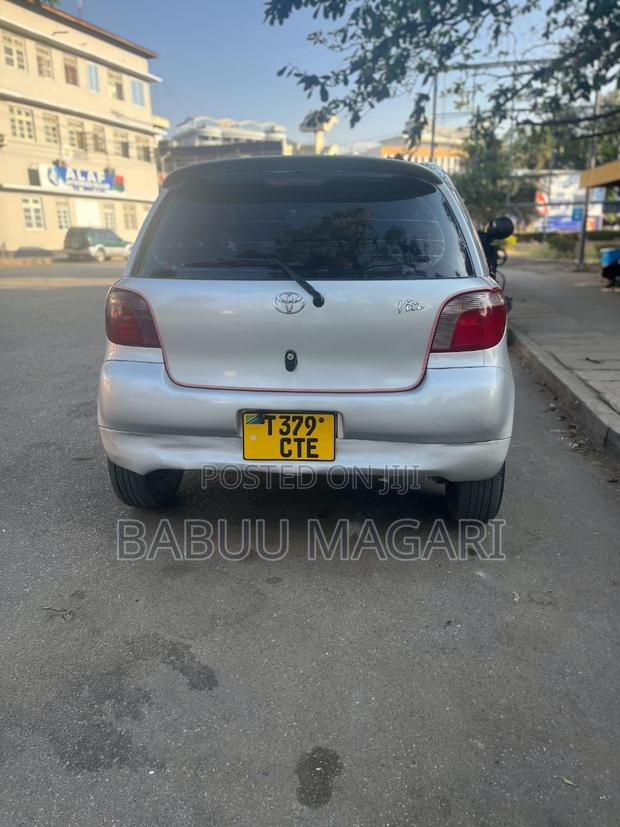 Toyota Vitz 1.0 FWD 3dr 2004 Silver
