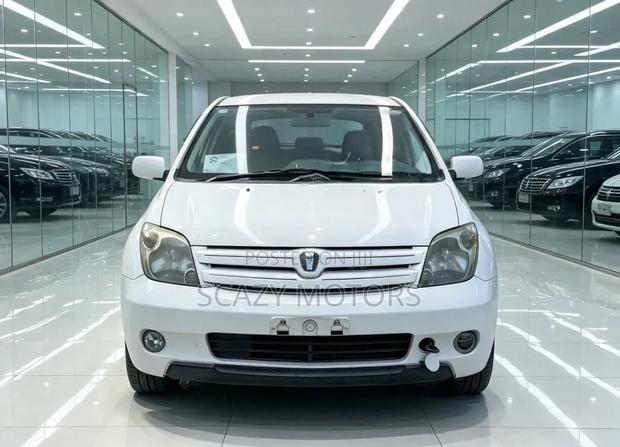 Toyota IST 2004 White