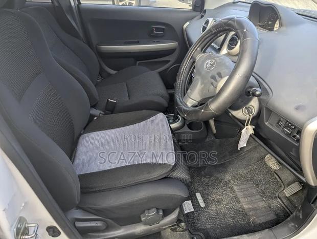 Toyota IST 2004 White