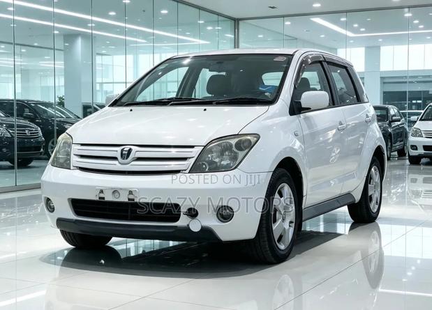 Toyota IST 2004 White