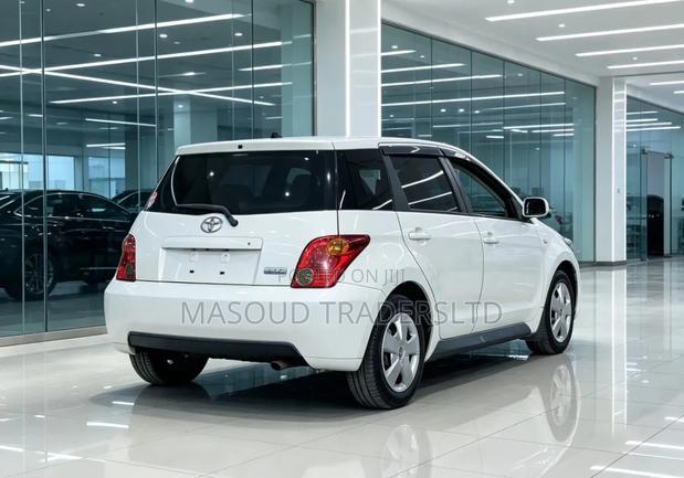 Toyota IST 2004 Off white