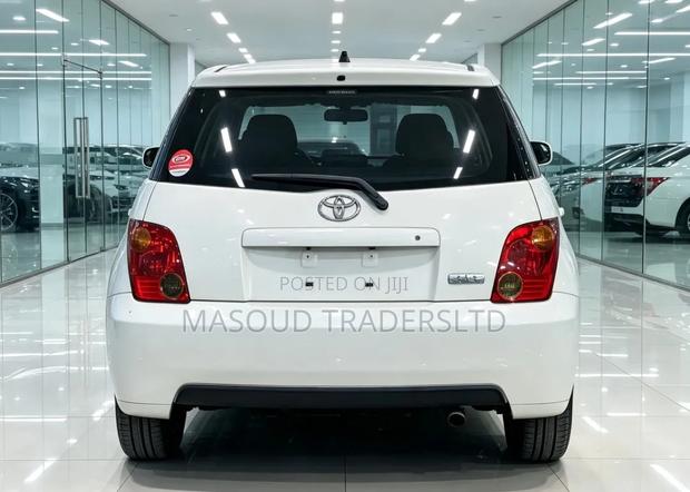 Toyota IST 2004 Off white