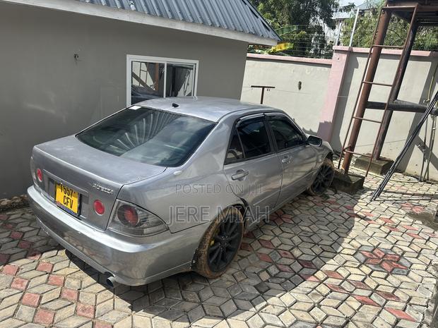 Toyota Altezza 2000 Gray