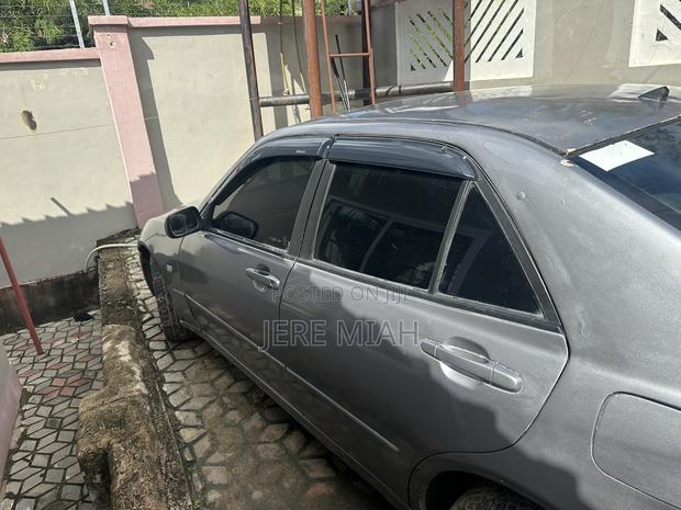 Toyota Altezza 2000 Gray