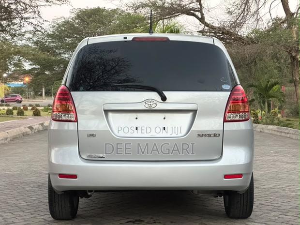 Toyota Corolla Spacio 2004 Silver
