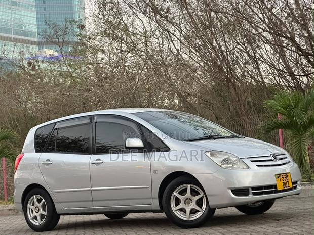 Toyota Corolla Spacio 2004 Silver